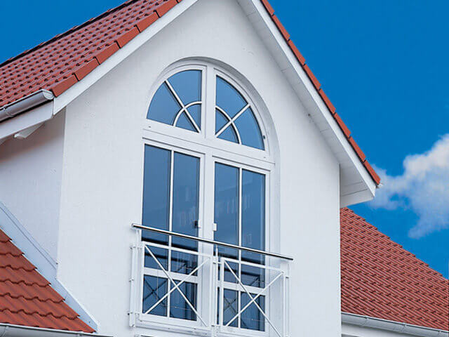 Фигурные окна REHAU фото