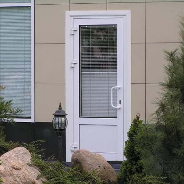 Алюминиевые входные двери REHAU фото