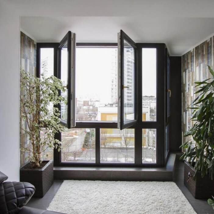 Панорамное остекленение балконов REHAU фото