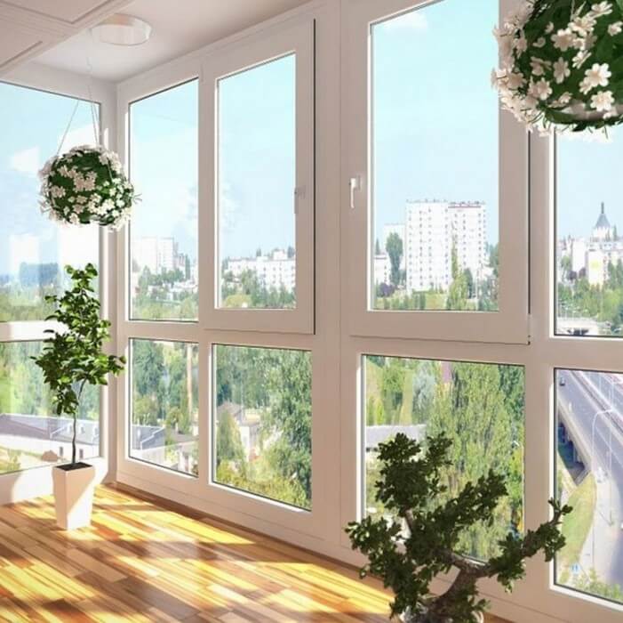 Панорамное остекленение балконов REHAU фото