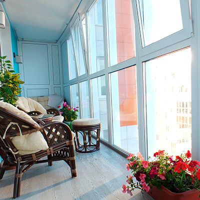 Теплое остекленение балконов REHAU фото