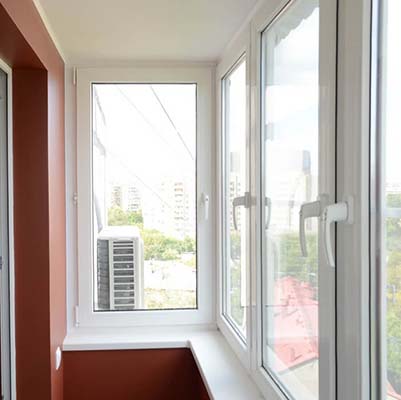 Теплое остекленение балконов REHAU фото