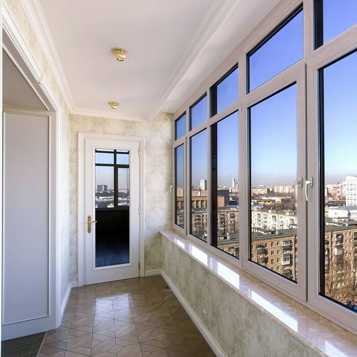 Теплое остекленение балконов REHAU фото