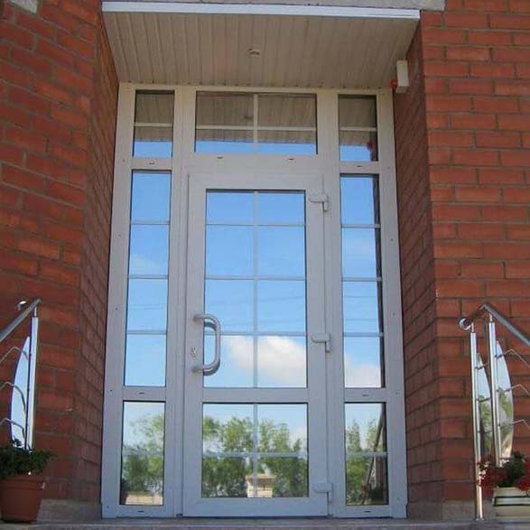 Входные двери REHAU фото